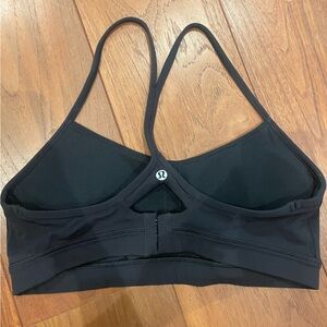 Lululemon women’s size 12 black sports bra with clasp in back